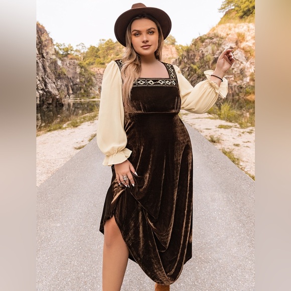 Plus Size Embroidered Square Neck Dress - Picture 3 of 6